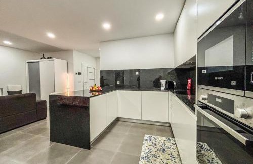 Braganca Apartamento | Bragança Holiday Home new apartment with 2 bedrooms private parking