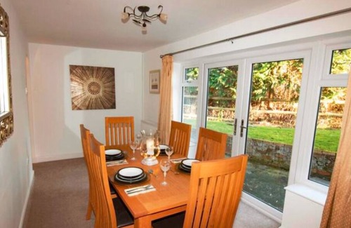 Blacon Cabaña | Bramble Cottage, Cosy 2 Bed near Chester City & Zoo