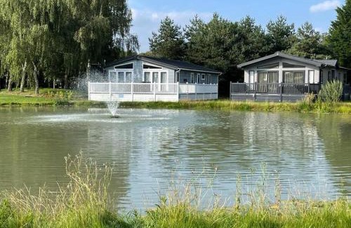 Allerthorpe Casa | Bramble Lodge with Hot Tub