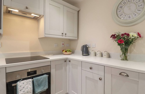 Saint Osyth Cabaña | BRAMLEY COTTAGE, family friendly, with a garden in St. Osyth