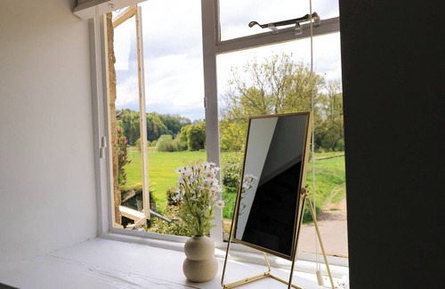 Chedworth Casa | BRAMLEY COTTAGE, pet friendly, with a garden in Cirencester
