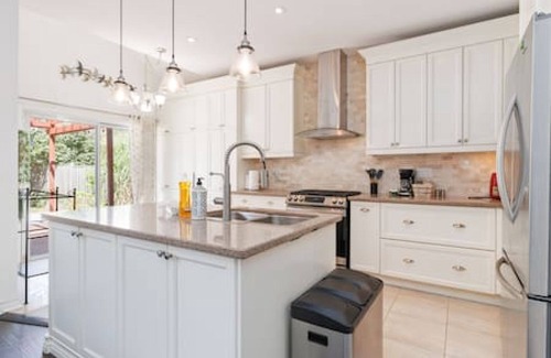 Brampton Casa | Brampton Retreat with Basement