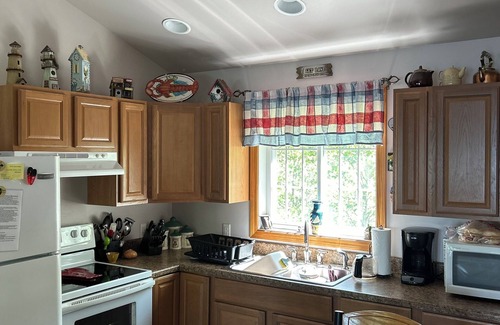 Ellsworth Cabina | Stairway to Heaven-Loft near Bar Harbor and Acadia NationalPark