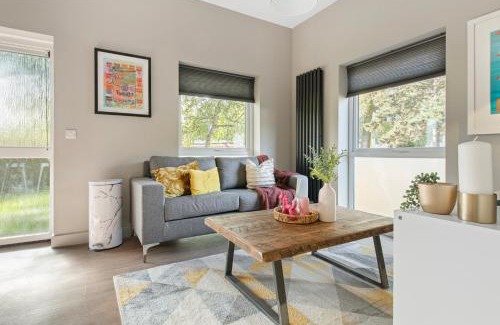 Clifton Casa | Brand New 1-Bed Flat With Free Parking