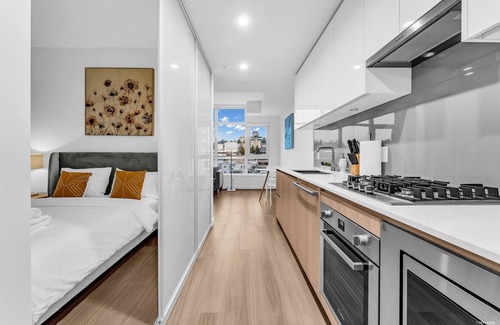 Downtown New Westminster Apartamento | Brand New 1B+1B Condo/New West