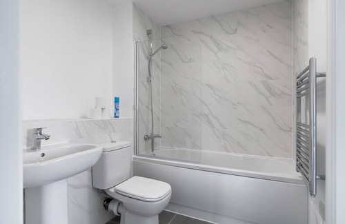 Luton Apartamento | Brand New 2 Bed, 2 Bath Apartment in Luton 43