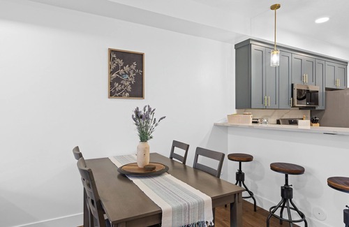 Juneau Condominio | Brand New! 2 Bed condo with AC, 5 mins Juneau Airport