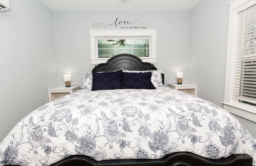 Glen Wilton Cabaña | Brand New 2 Bedroom Luxurious Cottage in beautiful Rockbridge Co.