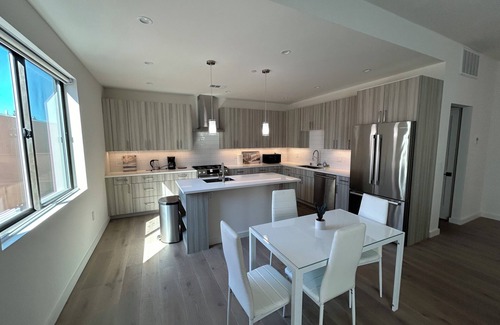 Redwood Oaks Casa | Brand New 2 br 3 full ba townhouse, sleeps 8, two car garage, gated complex