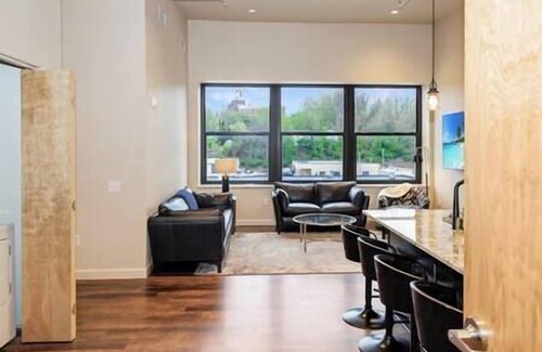 Burlington Apartamento | Brand New 2 BR Downtown Burlington! 301S