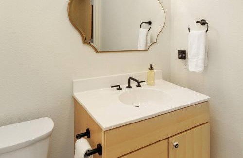 Burlington Apartamento | Brand New 2 BR Downtown Burlington! 302N