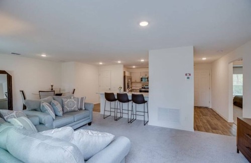 Port Malabar Casa | Brand New 2022 Home in Palm Bay. Short drive to beaches!