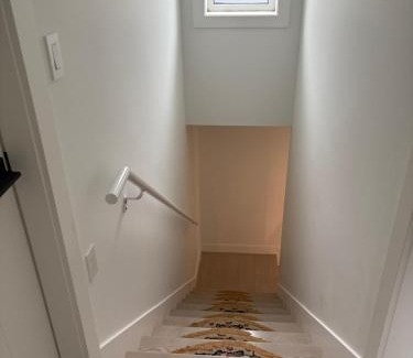 West Point Grey Apartamento | Brand New 2bedroom Suite with Parking