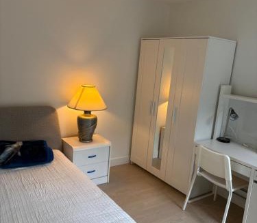 West Point Grey Apartamento | Brand New 2bedroom Suite with Parking