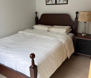 West Point Grey Apartamento | Brand New 2bedroom Suite with Parking