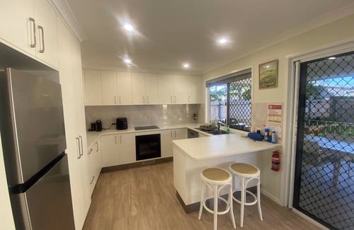 Scarness Casa | Brand New 2BR Coastal Home w/ Outdoor Entertaining – 350m to Beach, Pier & cafes