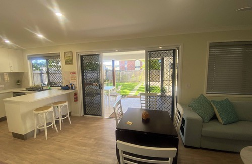 Scarness Casa | Brand New 2BR Coastal Home w/ Outdoor Entertaining – 350m to Beach, Pier & cafes
