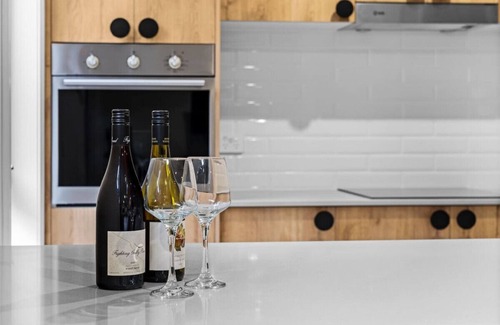 Beechworth Casa | Brand new 3 bed townhouse, walk to town!