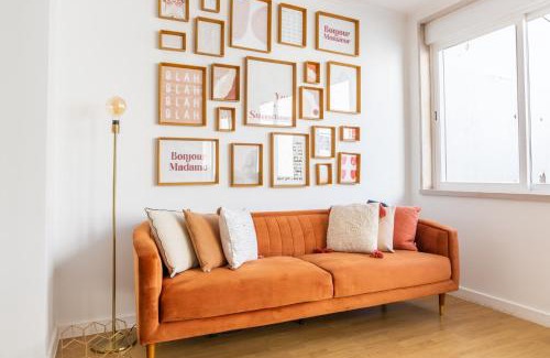 Cacilhas Apartamento | Brand New! 3-bedroom Apartment with Private Sunny Patio in Cacilhas!
