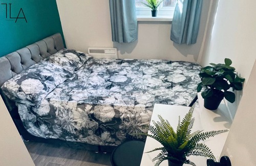 Langley Marish Casa | Brand New 3 Beds Flat | Netflix Wifi Parking | Heathrow Slough Windsor Pinewood