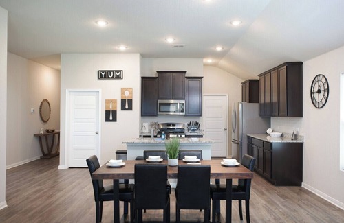 San Antonio Casa | Brand-New 3BR Brooks Extended Stay W/D WiFi!