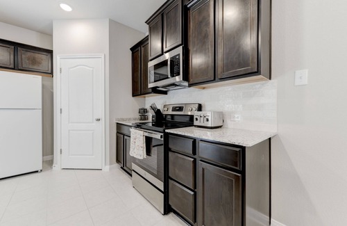 Temple Casa | Brand New 4 Bedroom House Perfect for Travel Nurse