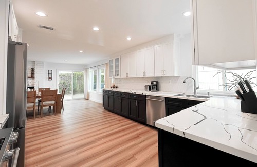Huntington Beach Casa | Brand New 4Bed 2Bath POOL Home 6Mins to Beach, near park and Disneyland.
