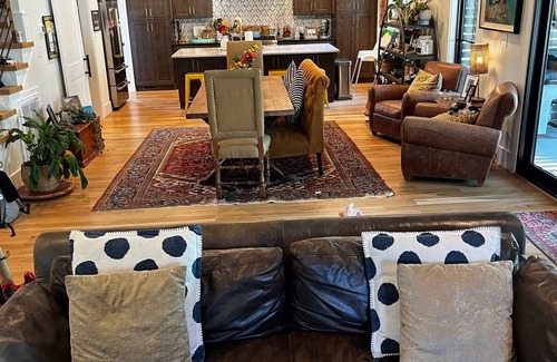 Villa Heights Casa | Brand New 5 Bedroom Home in Villa Heights minutes to uptown!