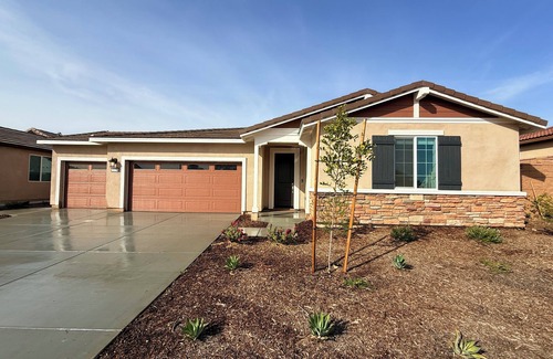 Homeland Casa | Brand New 5-bedroom house in charming Homeland with AC, WiFi. Enjoy your stay