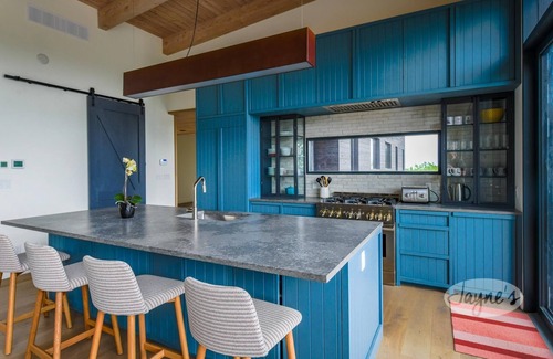 Creemore Otro | Brand New 5bdrm 3bath modern home in Creemore!