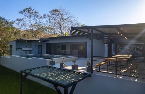 Potrero Casa | Brand-New 6BD Giant with Private Pool by SPCR