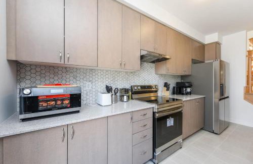 Halton Regional Municipality Casa | Brand New 7beds-kingbedsfamilysleep15playtable