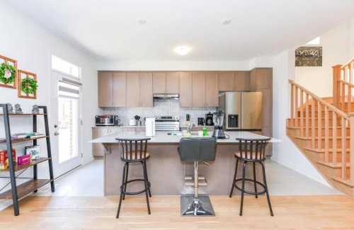 Halton Regional Municipality Casa | Brand New 7beds-kingbedsfamilysleep15playtable