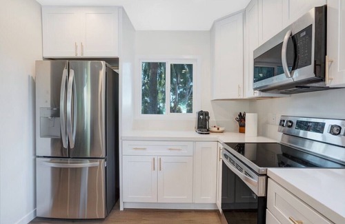 Lincoln Acres Casa | Brand New Adorable 2B Guest house with private parking