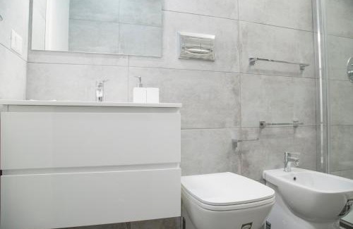 Chinatown Apartamento | Brand, new and fully furnished apt