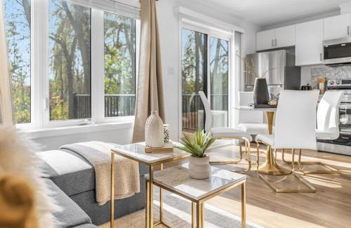 Niagara Falls Apartamento | BRAND NEW and Stylish 2BR Suite With Sofa Bed, Located 7 Mins From Niagara Falls and can Sleep 6 Guests