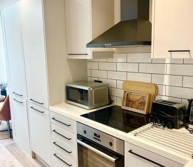 Boscombe Apartamento | Brand New Apt -Coastal Breeze 1-bedroom apartment in Bournemouth with free parking- sleeps 4 ppl- internet