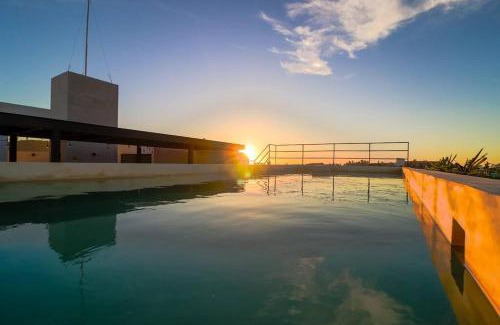 Zona Dorada Apartamento | Brand new apt - pool in terrace - beach 1 minute!