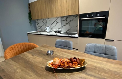 Durres Apartamento | Brand New Apts located at the city’s main square-100 mbs wifi