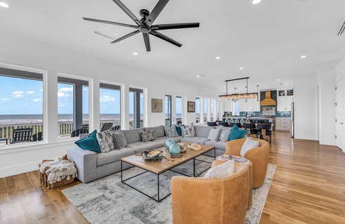 Galveston Casa | BRAND NEW BEACHFRONT HOUSE WITH BREATHTAKING VIEWS - Elevator - Best Location