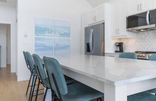 Central Okanagan Cabaña | ✨BRAND NEW-BREATHTAKING UNOBSTRUCTED VIEWS🏞️FAMILY FRIENDLY/PETS/GOLF CART⛳