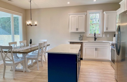 Murrells Inlet Casa | Brand new bungalow in the heart of Murrells Inlet. Pet friendly!