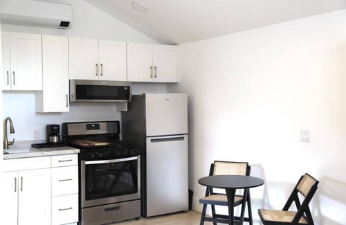 Mar Vista Apartamento | Brand-new bungalow in West LA