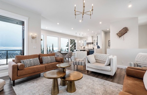 Silver Star Mountain Casa | Brand new duplex on the Ridge with incredible mountain views and an elevator!
