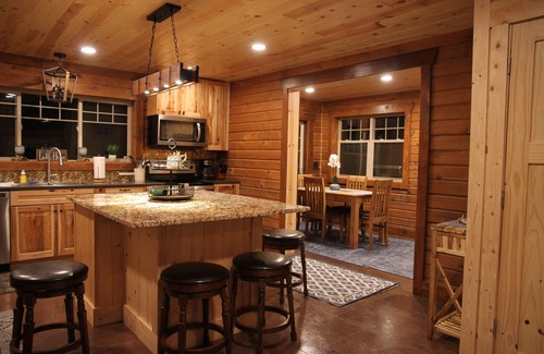 Spooner Cabina | Brand NEW Cabin in the Pines w Private Lake