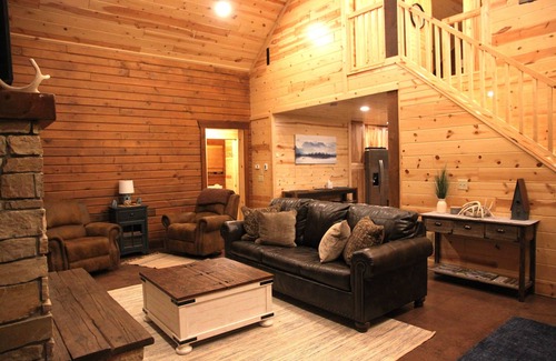 Spooner Cabina | Brand NEW Cabin in the Pines w Private Lake