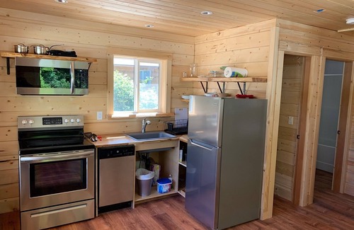 Ucluelet Cabina | Brand new cabin on large property