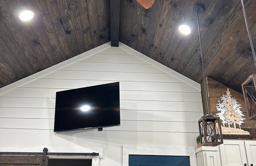 Pelahatchie Cabina | Brand New Cabin overlooking lake with great fishing!!!