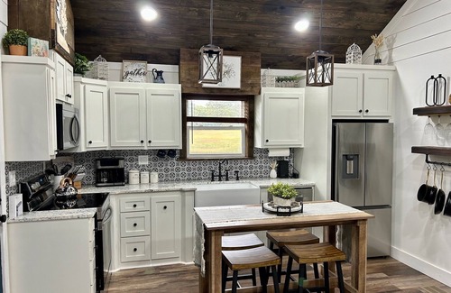 Pelahatchie Cabina | Brand New Cabin overlooking lake with great fishing!!!