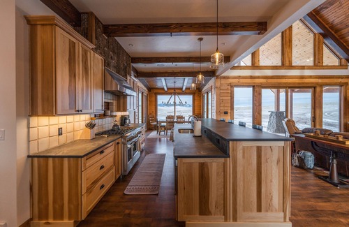 Belt Cabina | Brand New Cabin with Hot Tub on 800-acre Guest Ranch